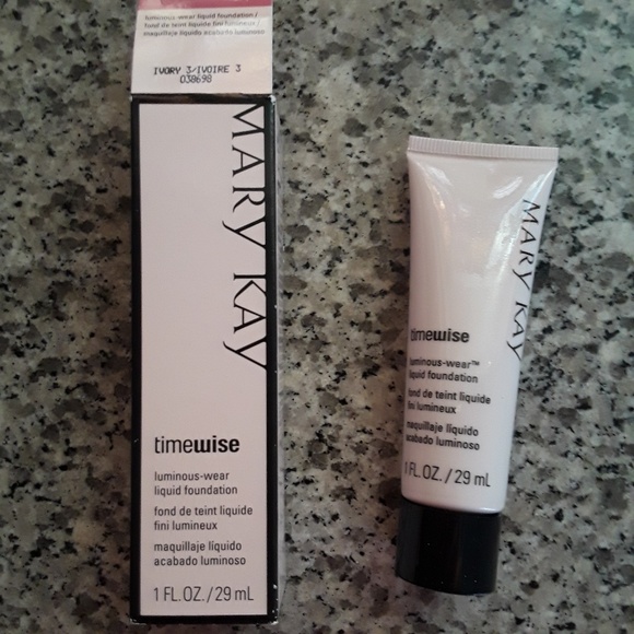 Marykay Luminous Wear Liquid Foundation 1Fl/OZ - Picture 2 of 4